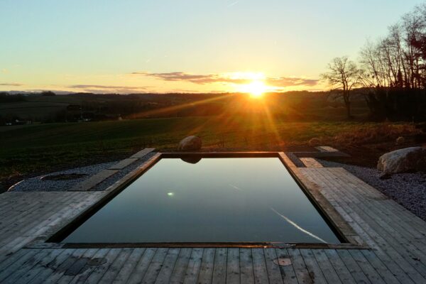 piscine-ecologique-coucher-soleil