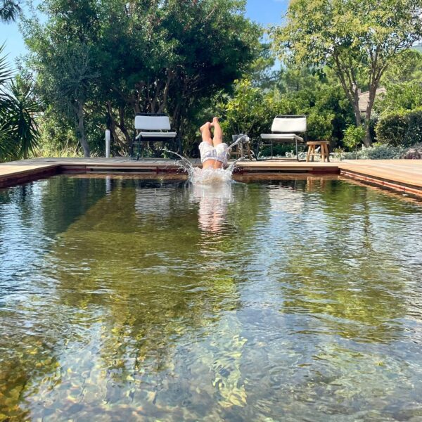 piscine-en-bois-naturelle-corse