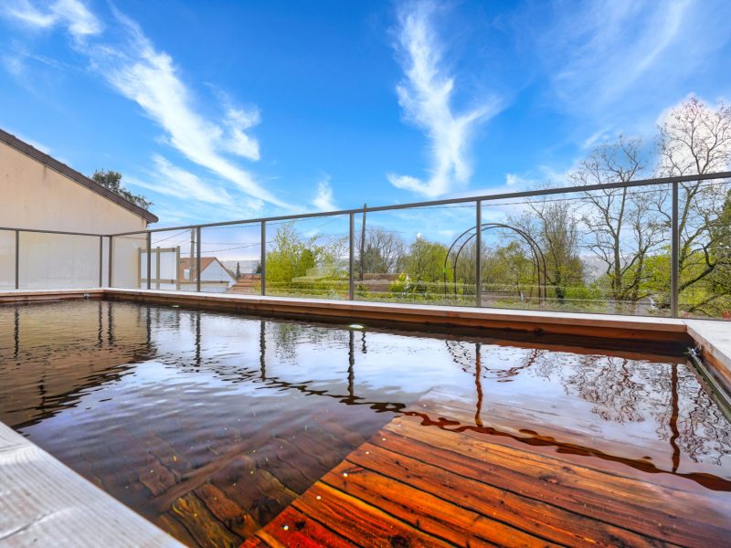 Piscine naturelle connectée